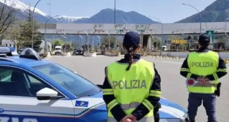Duecento dosi di cocaina in auto sull’A22, in manette un 42enne