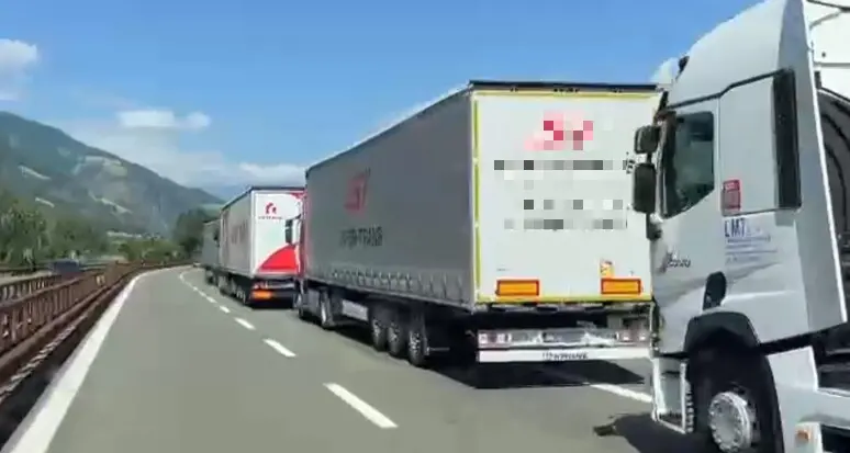 Autobrennero chiusa per un traliccio pericolante tra Bressanone e Vipiteno: code di chilometri
