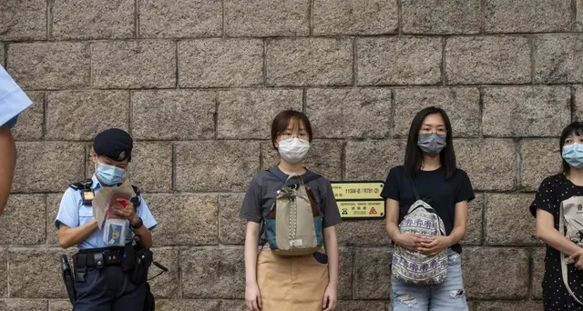 Tienanmen: polizia Hong Kong arresta promotori della veglia