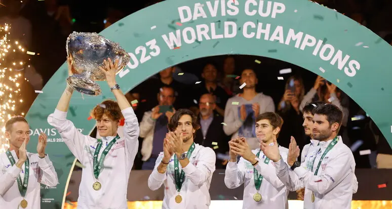 \"Azzurro Davis\": Sinner racconta l’emozione per la vittoria della Coppa