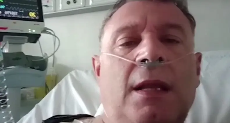 Il ristoratore bolzanino in terapia intensiva: «E’ stato un errore non vaccinarmi»