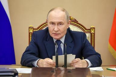 Putin, 'elettori in Europa hanno chiarito che non vogliono guerra con la Russia'