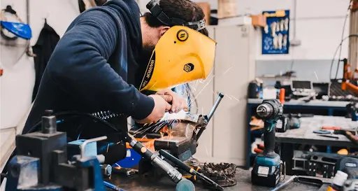 Aiuti Covid alle imprese, domande da metà aprile. Con lo Spid