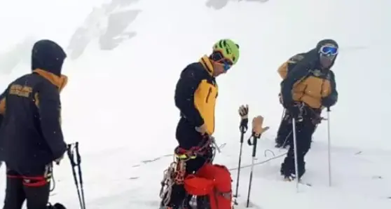Escursionista travolto da una valanga sul Gran Zebrù: ricerche difficili