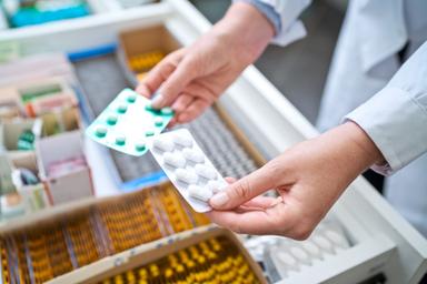Spesa per i farmaci oltre 39 miliardi, dispensate 1,9 miliardi di confezioni