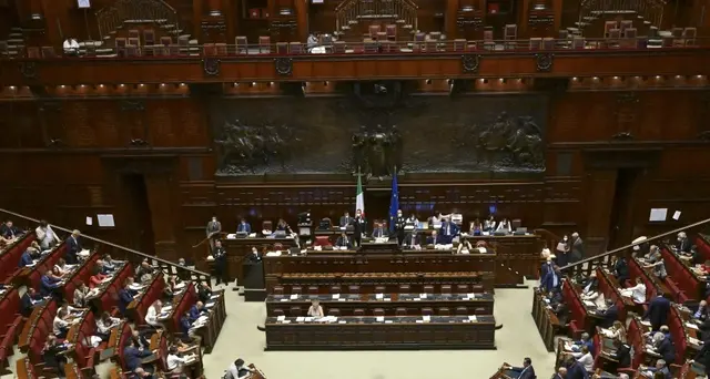 Camera: Rosato apre prima seduta, inizia la XIX legislatura