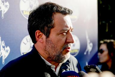 Lega: Salvini si dimette da segretario, passo necessario per ricandidarsi