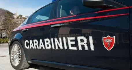 Minaccia il padre per avere soldi per droga, lui lo fa arrestare