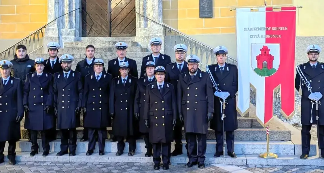 Polizia locale di Brunico, nel 2025 oltre 34 mila ore di servizio e oltre 8mila infrazioni rilevate