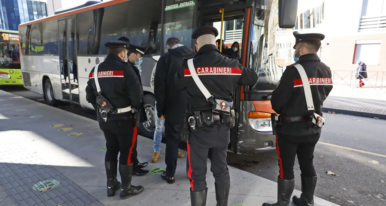 Controlli sugli scuolabus altoatesini: tre sanzioni dei carabinieri