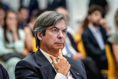 Intesa Sanpaolo valuta esposto alla Consob su Mps