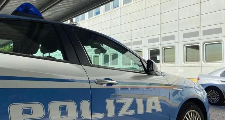 Massacra di botte il marito in una casa di Oltrisarco: arrestata