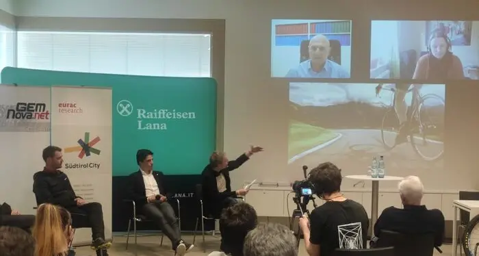 Su due ruote: la mobilità sostenibile, smart e in rete protagonista a Lana