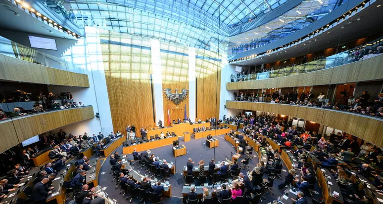 Kompatscher: «Lieti per il nuovo governo austriaco all’insegna della stabilità»