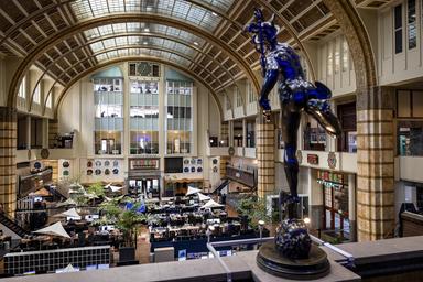 Borsa: l'Europa allunga il passo, Milano +0,98% e spread in discesa a 105 punti