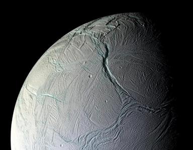 Più facile del previsto la ricerca di vita aliena su una luna di Saturno