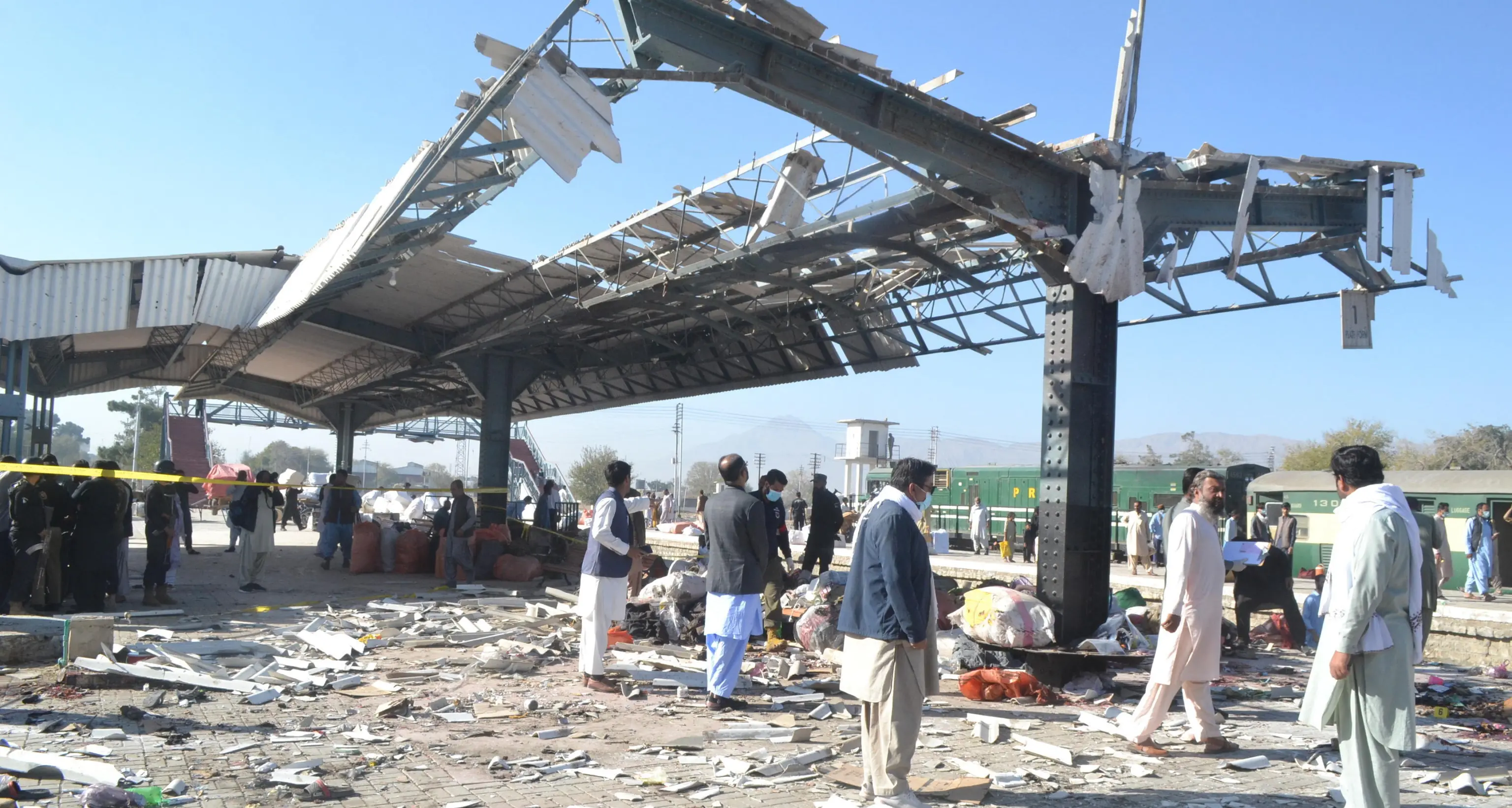 Pakistan: bomba alla stazione di Quetta, i morti sono 22