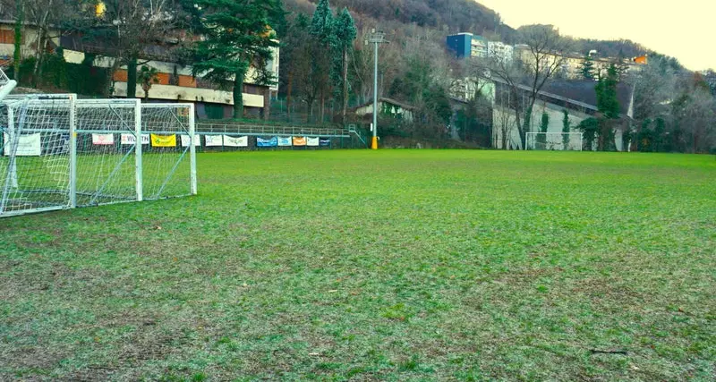 Campo da calcio di Aslago, al via i lavori di messa in sicurezza