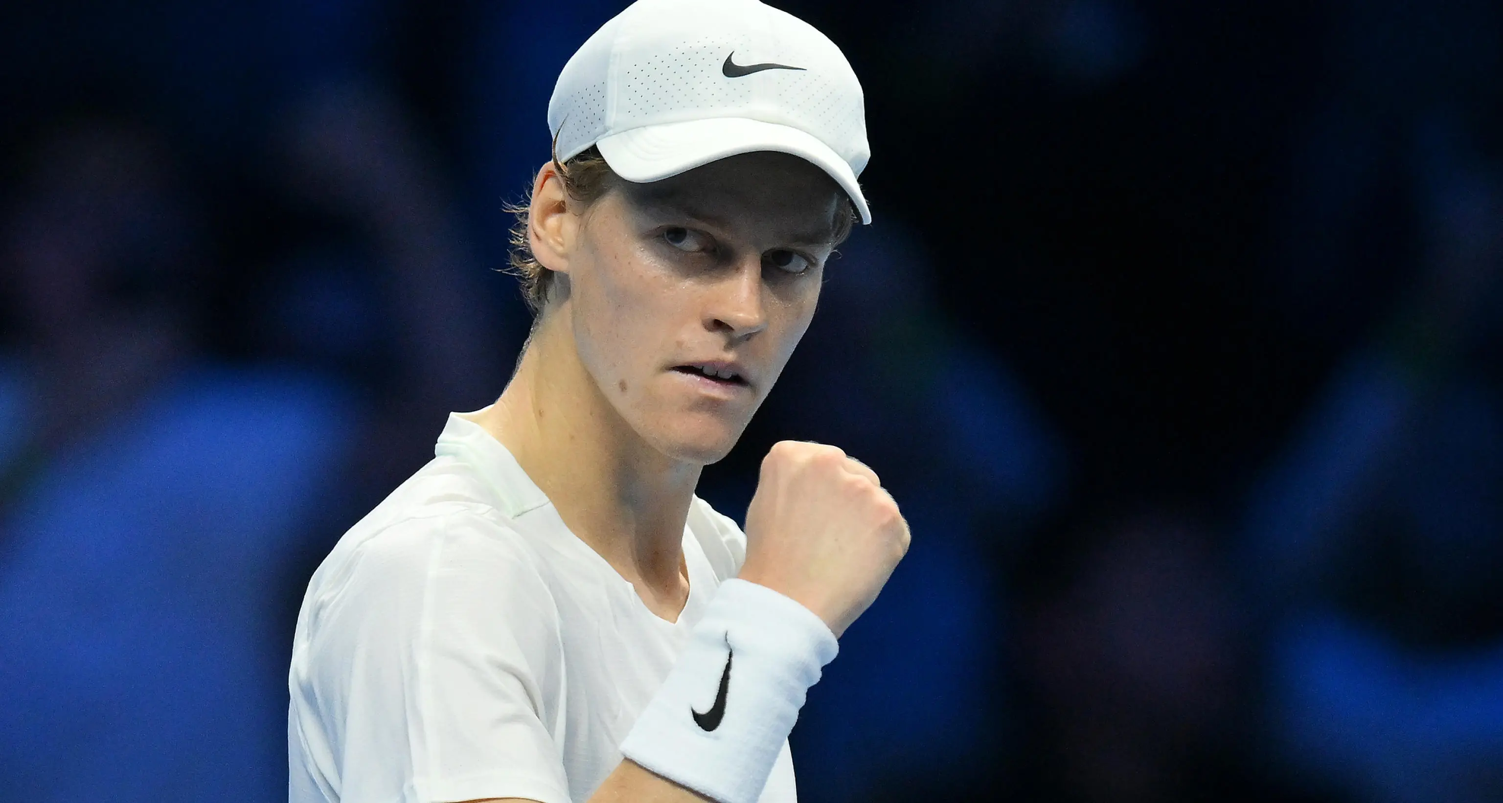 Sinner vola alle Atp finals, Djokovic ko