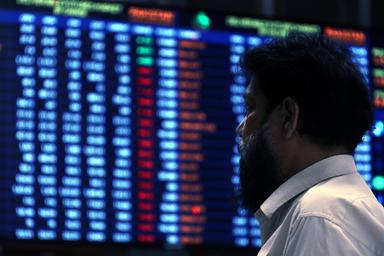 Borsa: Milano gira in rialzo, corre Unipol
