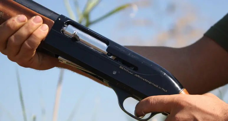 In Alto Adige quasi 11mila porti d’arma. Il questore: «Detenere un’arma non significa maggiore sicurezza»