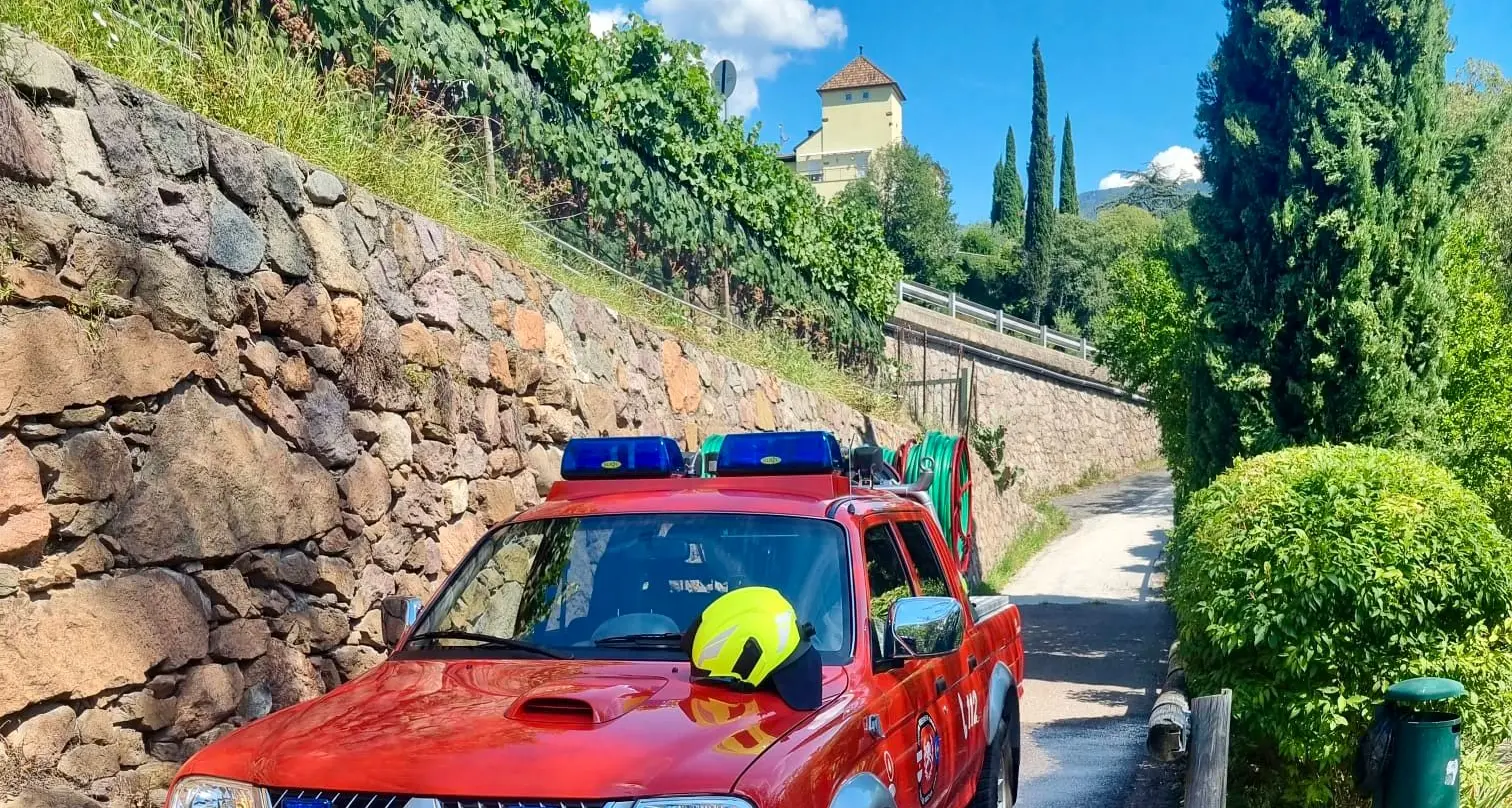 Bolzano, arrestato un piromane: stava fuggendo dalla passeggiata del Guncina con un accendigas