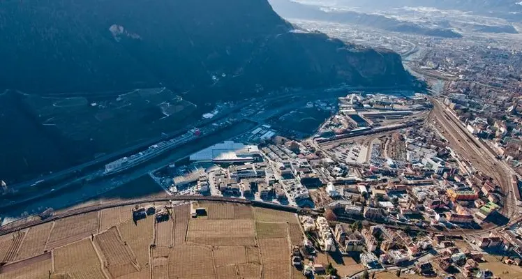Case ai Piani, il Comune ci pensa: «Ipotesi per nuovi spazi urbani»