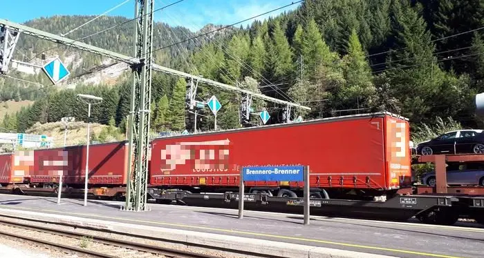 Migranti, madre e figli trovati su un treno merci dal Brennero a Monaco: stanno bene