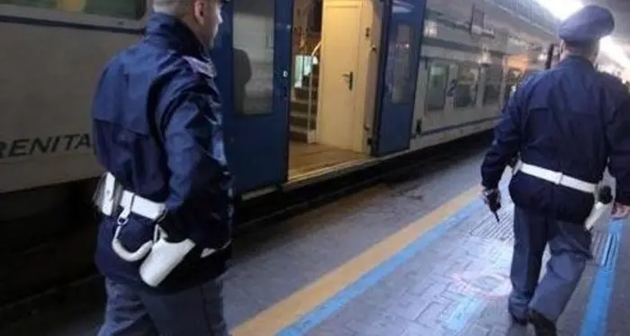 Bolzano, ricercato di 26 anni arrestato in stazione dalla polizia