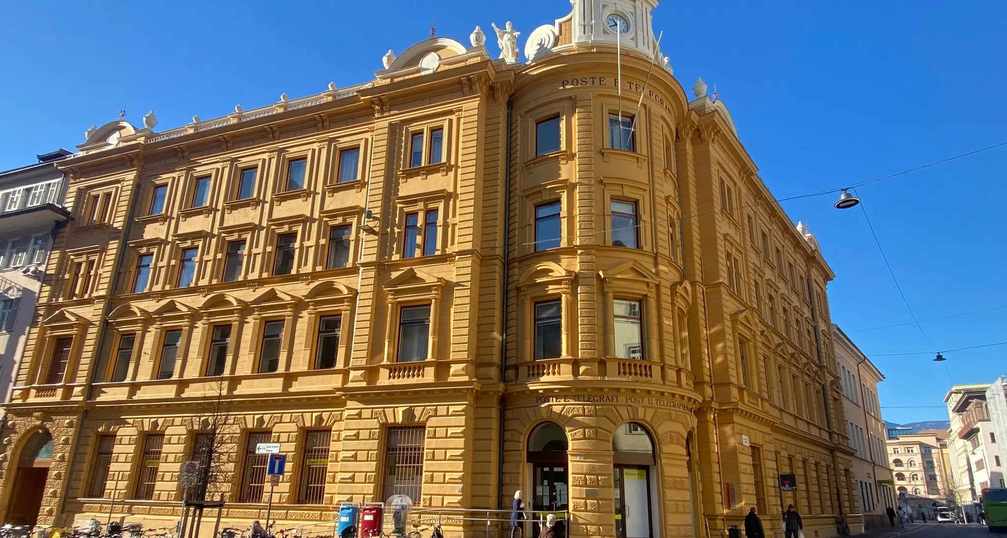 “Cento facciate”, restaurato il palazzo delle Poste di Bolzano. Arriva anche uno spazio per il coworking