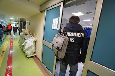 Bimba curata per un mal di pancia morta in ospedale, tre medici indagati