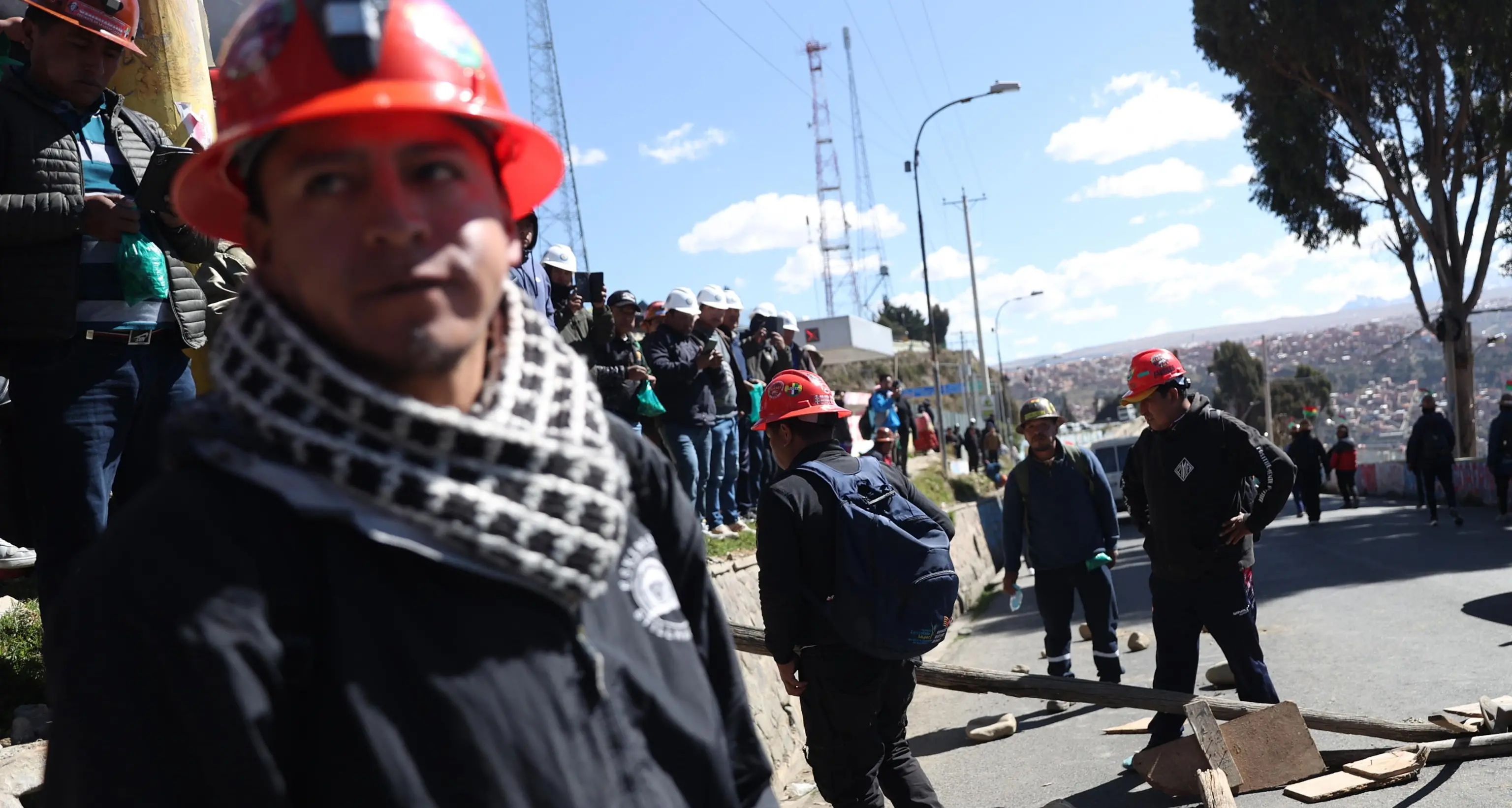 Bolivia, scontri a La Paz: i minatori chiedono le dimissioni del presidente Paz