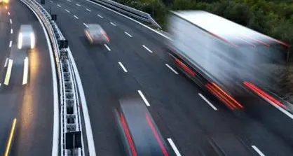 Autista senza riposo e camion con i freni deteriorati, multa da 600 euro a Bolzano
