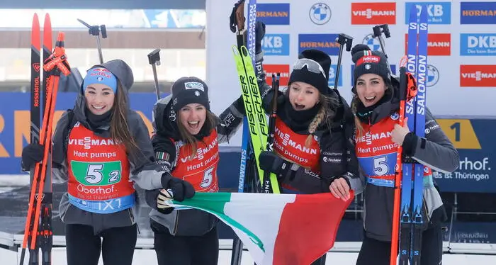 Mondiali di biathlon, è una staffetta \"Doro”: trionfa l’Italia rosa