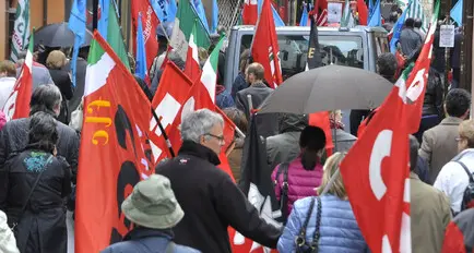 Primo maggio, Kompatscher: «Tutti meritano un salario equo e condizioni di lavoro sicure»