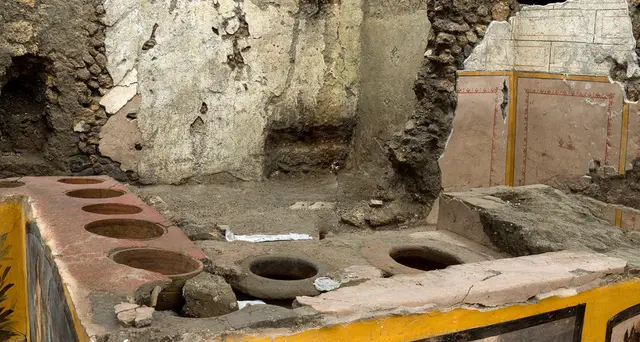 Pompei, torna alla luce la bottega dello street food