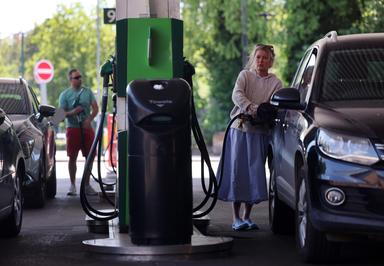 Nuovi rincari carburanti, benzina a 2,005 euro al litro, top da 3 anni