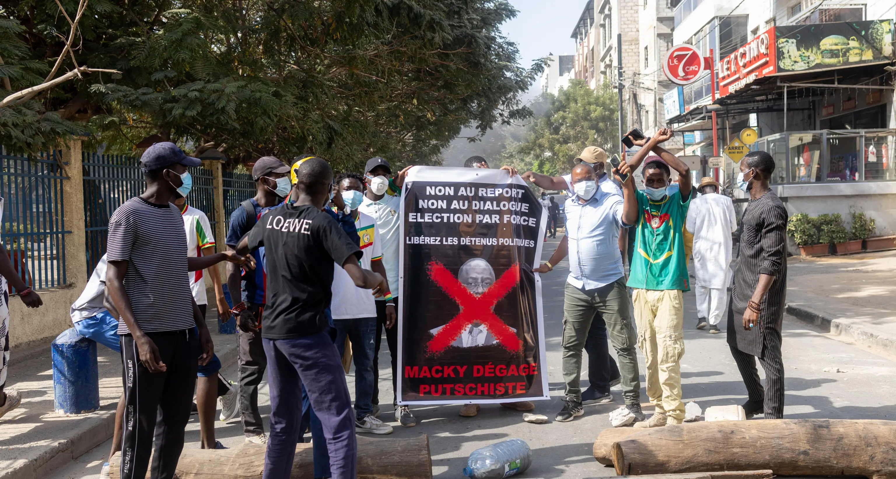 Senegal: autorità vietano manifestazione e bloccano Internet
