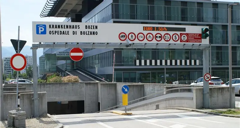 Il parcheggio sotterraneo dell'ospedale di Bolzano rimarrà chiuso dal 17 al 22 Agosto causa lavori