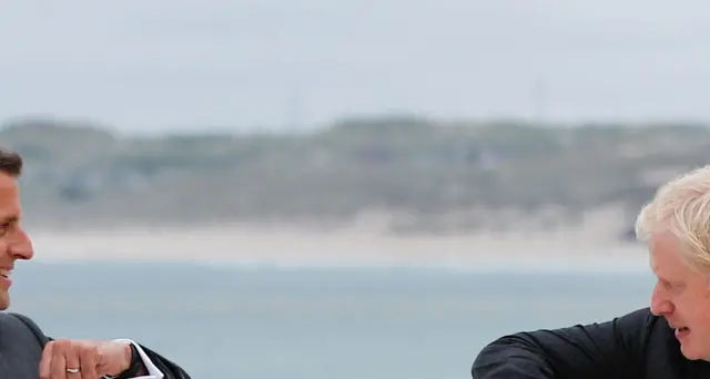 Sottomarini, Johnson: nostro amore per Francia è inestirpabile