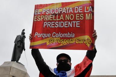 Colombia, proteste dell'opposizione contro l'insediamento di De la Espriella