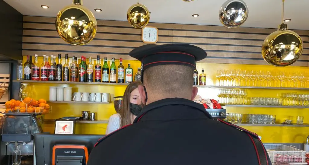 Al ristorante col Green pass del fratello e dell’amico: due denunciati a Vipiteno