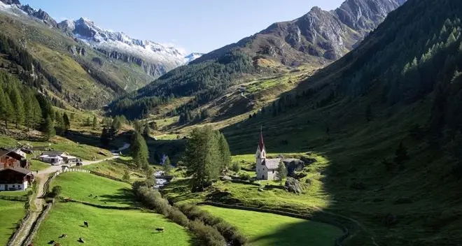 Covid, 33 positivi al rientro da un campeggio in valle Aurina: quasi tutti infetti dalla variante Delta