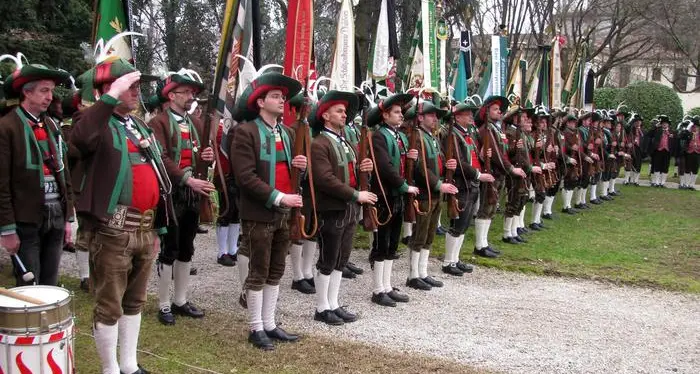 Seicento Schützen in corteo a Mantova per commemorare Andreas Hofer