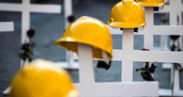 Morti sul lavoro, in regione 24 croci da inizio anno: «L’autonomia ha fallito»