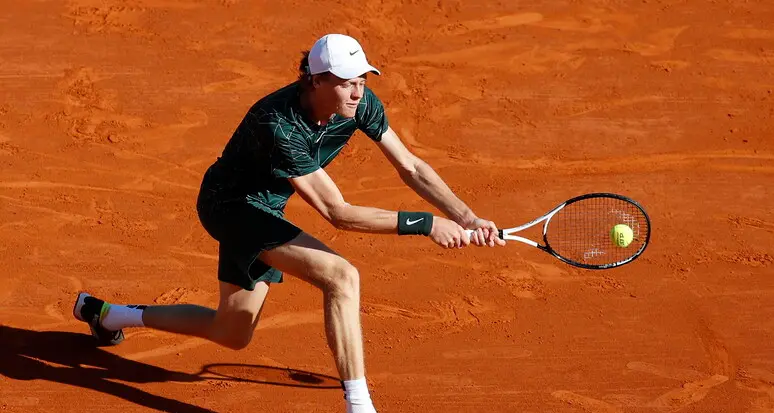 Sinner non si ferma e batte anche Rune: è in semifinale a Montecarlo