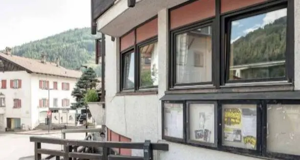 Morto dopo essere stato colpito col taser, la vittima è un operaio stagionale di 42 anni