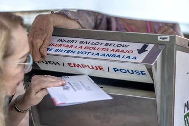 La Corte suprema Usa boccia le restrizioni di Trump sul voto per posta