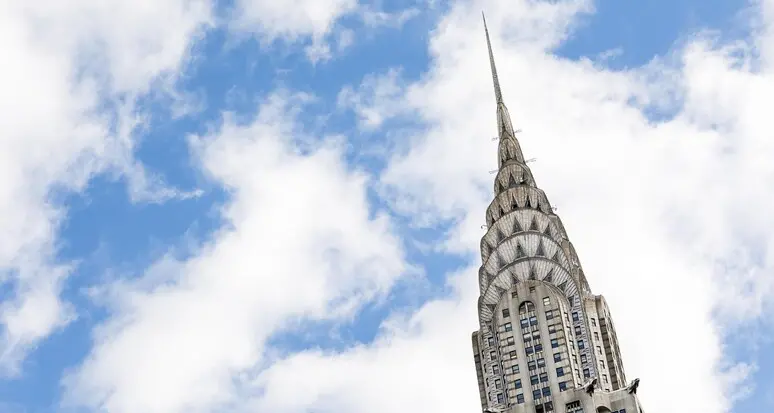 La Signa di René Benko in difficoltà: vende jet e Chrysler building a New York