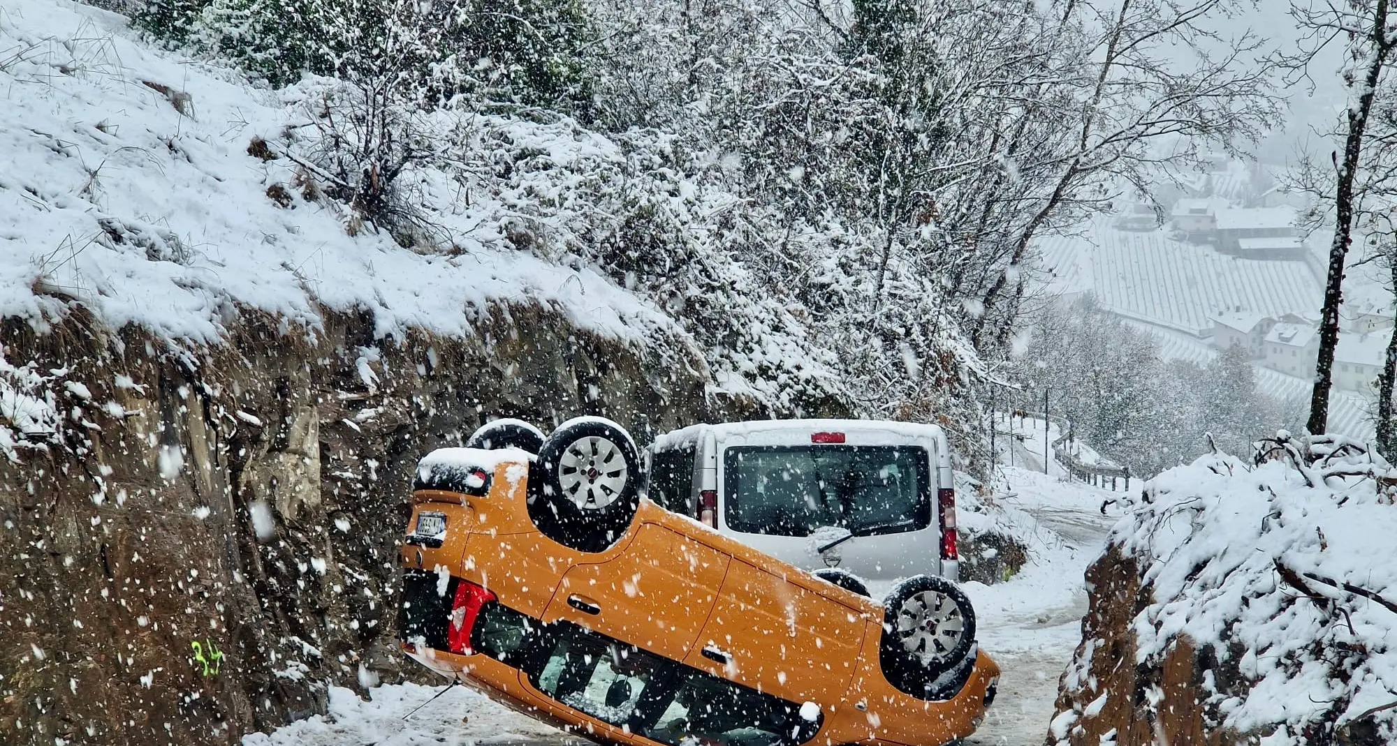 Neve, 100 interventi dei vigili del fuoco volontari in provincia